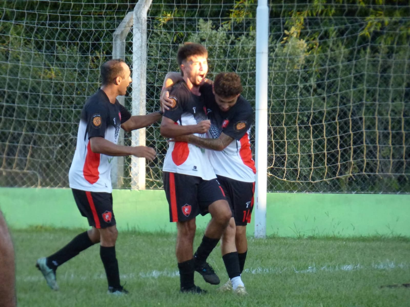 PRIMERA “B”: SE JUGARON LOS PENDIENTES, LA ZONA 1 QUEDÓ AL DÍA Y LA ZONA 2 ESPERA EL DOMINGO POR ANCEL – OLIMPO.