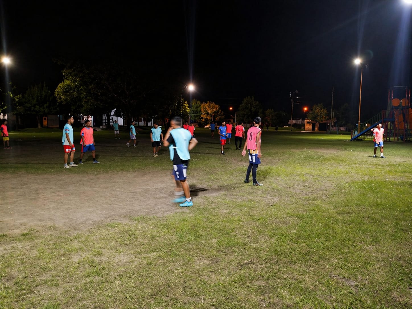 ARSENAL DE OSVALDO MAGNASCO: DEPORTE, FAMILIA Y ESFUERZO SIN CANCHA PROPIA.